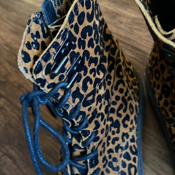 DIANE VON FURSTENBERG In Charge Leopard chunky suede Boots 9.5 - Picture 10 of 16